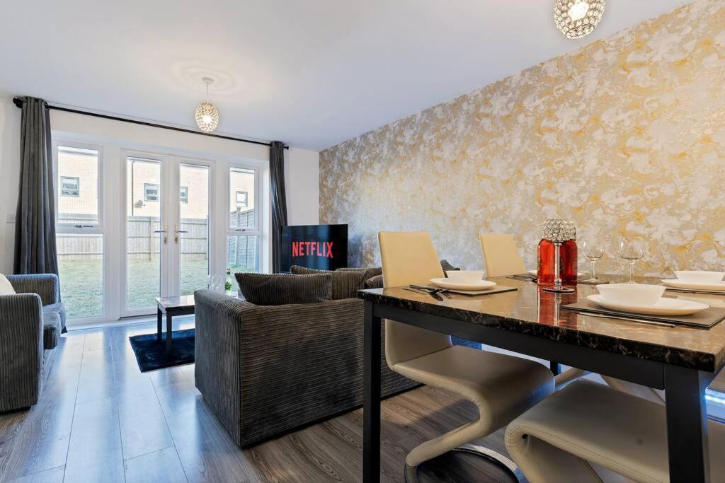 Luxury Birmingham City Centre Townhouse With Free Parking - Sleeps 4 - Perfect For Contractors, Business Travellers, Families And Other Groups - Near Bullring, Newstreet, Selfridges, Nec, Nia & Birmingham Airport Екстер'єр фото
