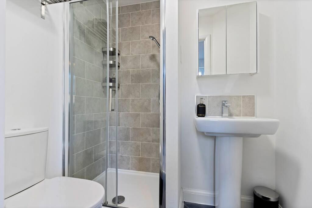 Luxury Birmingham City Centre Townhouse With Free Parking - Sleeps 4 - Perfect For Contractors, Business Travellers, Families And Other Groups - Near Bullring, Newstreet, Selfridges, Nec, Nia & Birmingham Airport Екстер'єр фото