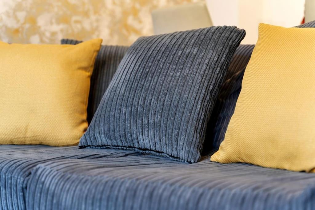 Luxury Birmingham City Centre Townhouse With Free Parking - Sleeps 4 - Perfect For Contractors, Business Travellers, Families And Other Groups - Near Bullring, Newstreet, Selfridges, Nec, Nia & Birmingham Airport Екстер'єр фото